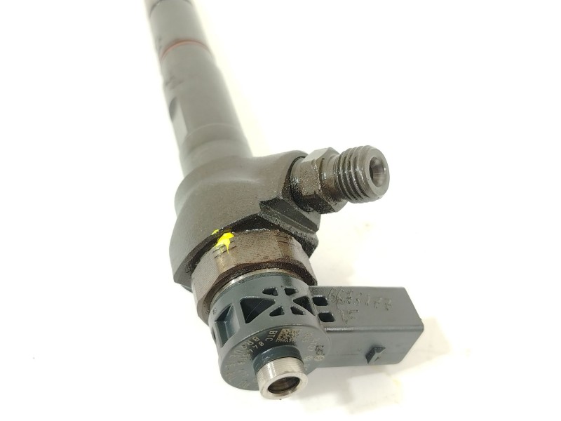 Recambio de inyector para seat leon (5f1) 1.6 tdi referencia OEM IAM 04L130277AJ  