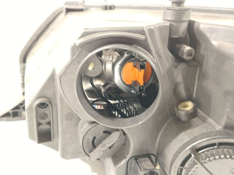 Recambio de faro derecho para skoda rapid spaceback (nh1) 1.4 tdi referencia OEM IAM 5JB941018 90037388 