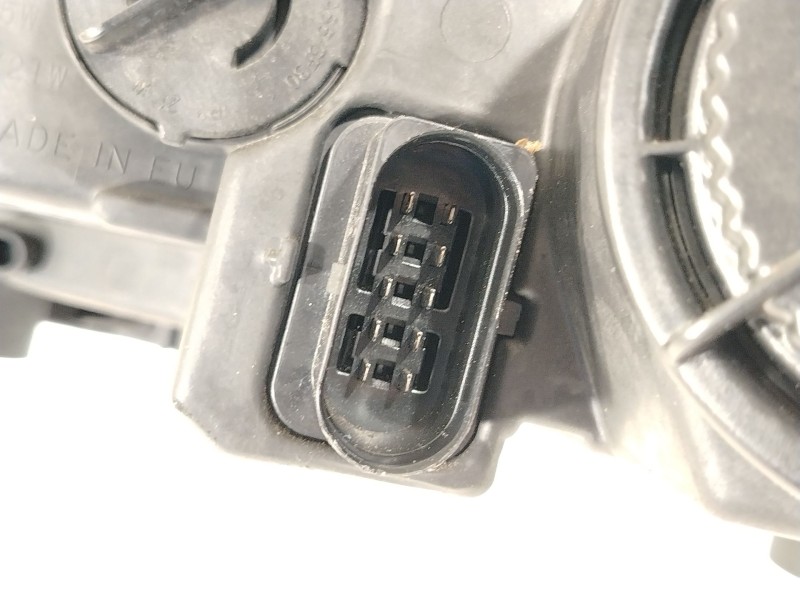 Recambio de faro derecho para skoda rapid spaceback (nh1) 1.4 tdi referencia OEM IAM 5JB941018 90037388 