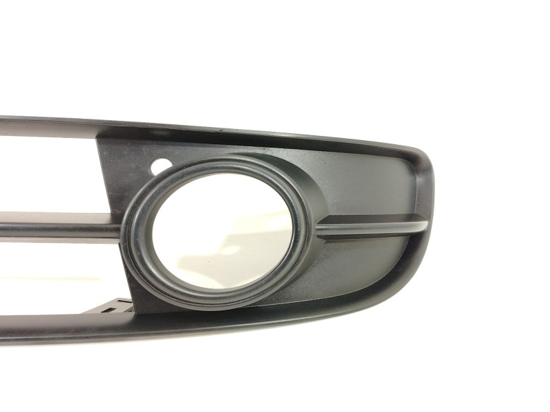 Recambio de rejilla paragolpes derecha para audi a4 b7 (8ec) 2.0 tdi referencia OEM IAM 8E0807682F  