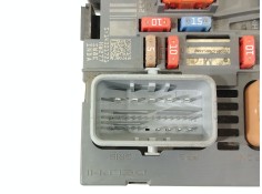 Recambio de caja reles / fusibles para citroën c5 iii (rd_) 2.0 hdi 165 referencia OEM IAM 9675877980 BSMR0200  2