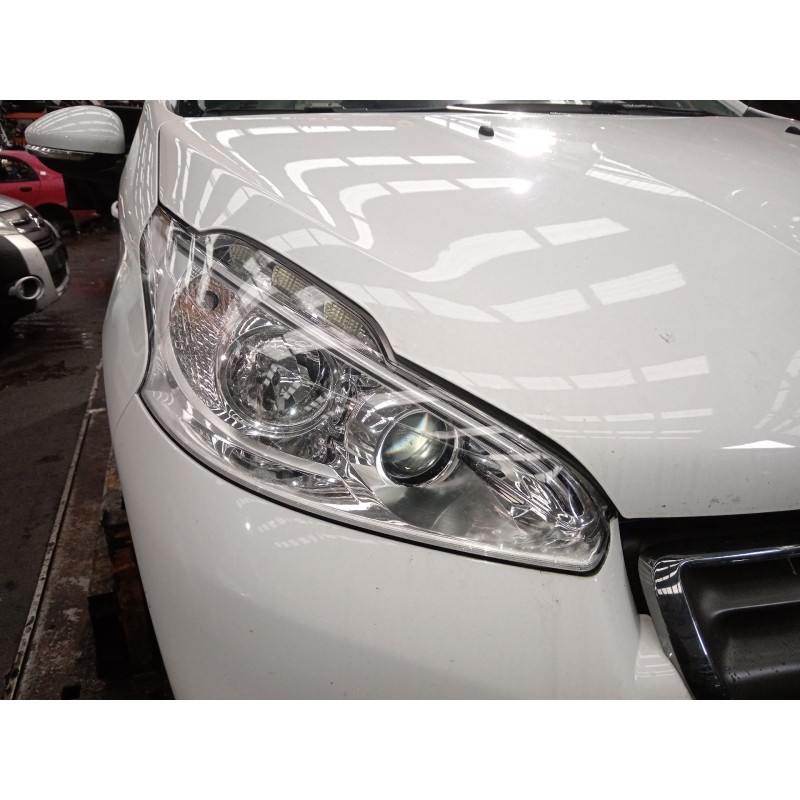 Recambio de faro derecho para peugeot 208 i (ca_, cc_) 1.2 vti 82 referencia OEM IAM 9802221680  