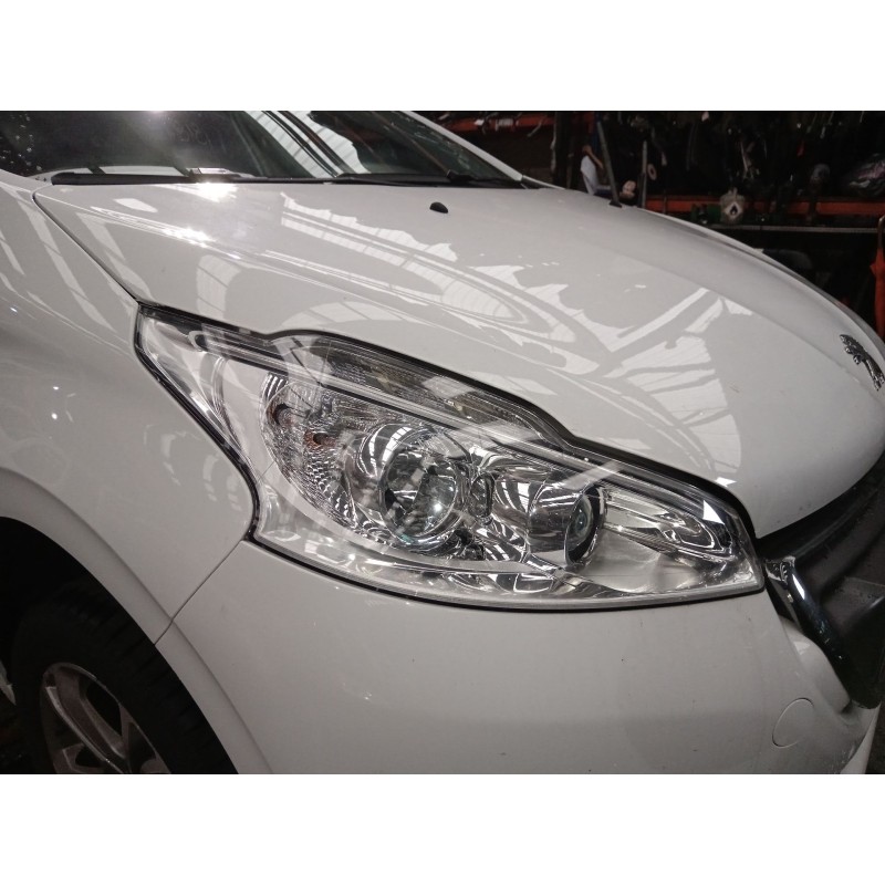 Recambio de faro derecho para peugeot 208 i (ca_, cc_) 1.2 vti 82 referencia OEM IAM 9802221680  