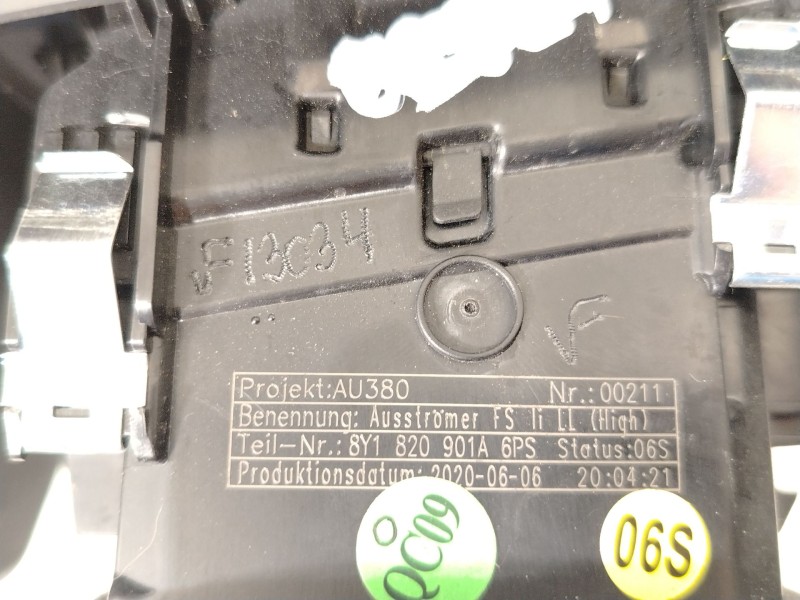 Recambio de rejilla aireadora para audi a3 sportback (8y) gy referencia OEM IAM 8Y1820901A  