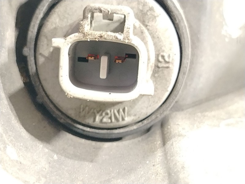 Recambio de faro izquierdo para toyota avensis sedán (_t27_) 2.0 d-4d (adt270_) referencia OEM IAM 8117005310 8116605310 