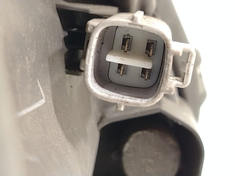 Recambio de faro izquierdo para toyota avensis sedán (_t27_) 2.0 d-4d (adt270_) referencia OEM IAM 8117005310 8116605310 