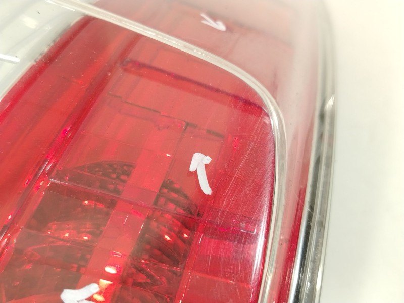 Recambio de piloto trasero izquierdo para toyota avensis sedán (_t27_) 2.0 d-4d (adt270_) referencia OEM IAM 8156105270  