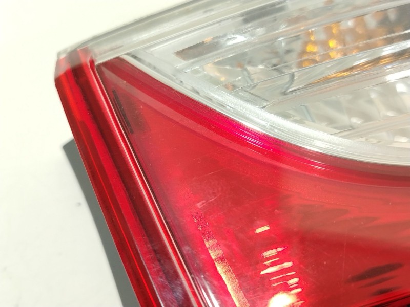 Recambio de piloto trasero izquierdo para toyota avensis sedán (_t27_) 2.0 d-4d (adt270_) referencia OEM IAM 8156105270  