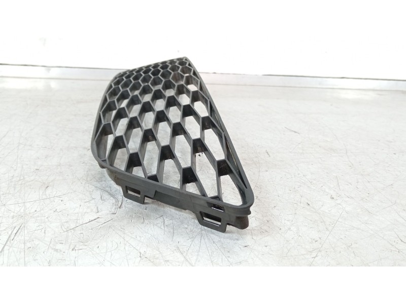 Recambio de rejilla paragolpes delantero para seat exeo st (3r5) 2.0 tdi referencia OEM IAM 3R0853667  