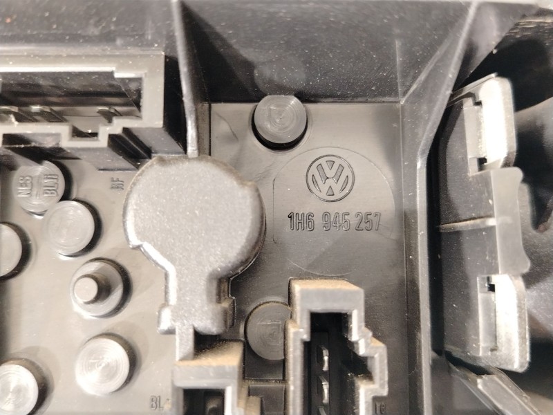 Recambio de piloto trasero izquierdo para volkswagen golf iii (1h1) 1.8 referencia OEM IAM 1H6945111E 1H6945520 