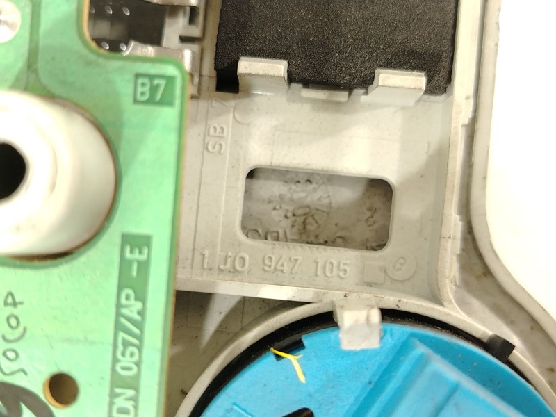 Recambio de luz interior para volkswagen golf iv berlina (1j1) highline referencia OEM IAM 1J0947105 1J0959613E 