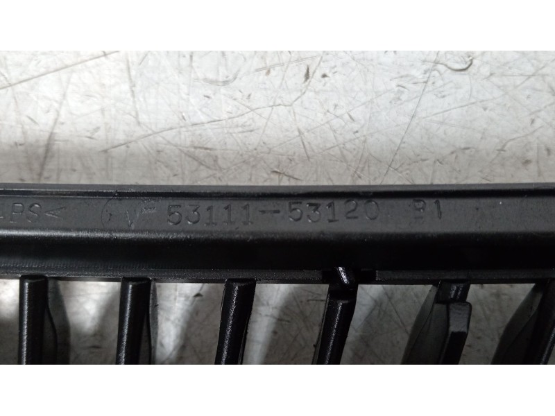 Recambio de rejilla delantera para lexus is ii (_e2_) 220d (ale20) referencia OEM IAM 5311153120 5271153010 