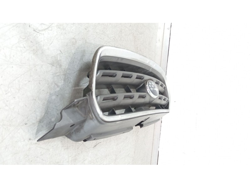 Recambio de rejilla delantera para subaru legacy iv (bl) 2.5 awd (bl9) referencia OEM IAM 91121AG020  
