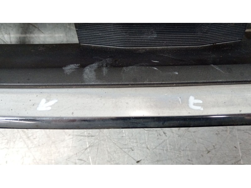 Recambio de rejilla delantera para subaru legacy iv (bl) 2.5 awd (bl9) referencia OEM IAM 91121AG020  