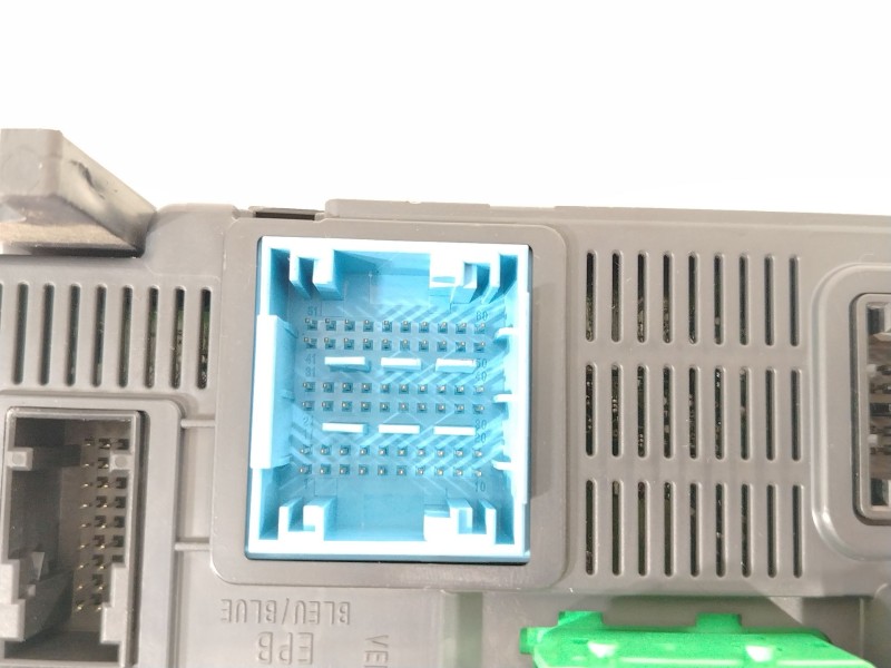 Recambio de caja reles / fusibles para citroën c4 cactus 1.6 hdi 90 referencia OEM IAM 9807531680 BSIN02 