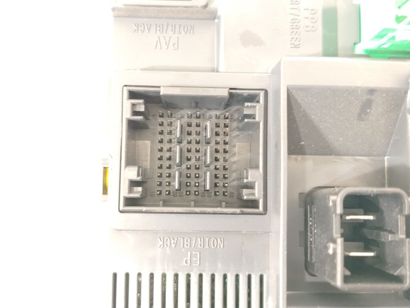 Recambio de caja reles / fusibles para citroën c4 cactus 1.6 hdi 90 referencia OEM IAM 9807531680 BSIN02 