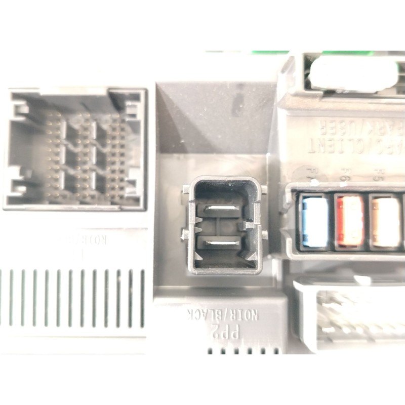 Recambio de caja reles / fusibles para citroën c4 cactus 1.6 hdi 90 referencia OEM IAM 9807531680 BSIN02 