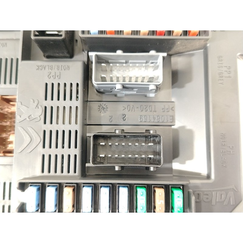 Recambio de caja reles / fusibles para citroën c4 cactus 1.6 hdi 90 referencia OEM IAM 9807531680 BSIN02 