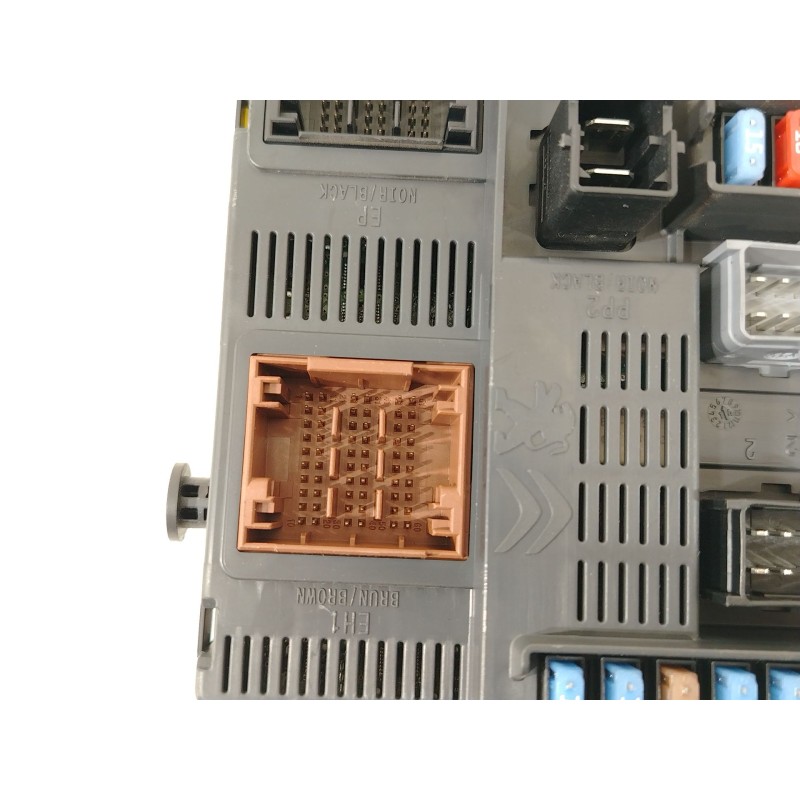 Recambio de caja reles / fusibles para citroën c4 cactus 1.6 hdi 90 referencia OEM IAM 9807531680 BSIN02 