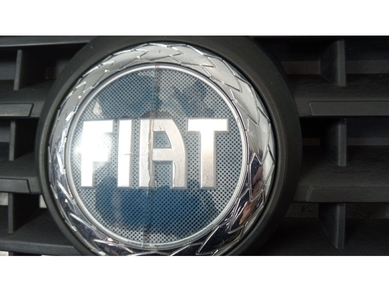 Recambio de rejilla delantera para fiat doblo furgoneta/monovolumen (223_) 1.9 jtd referencia OEM IAM 735395576  