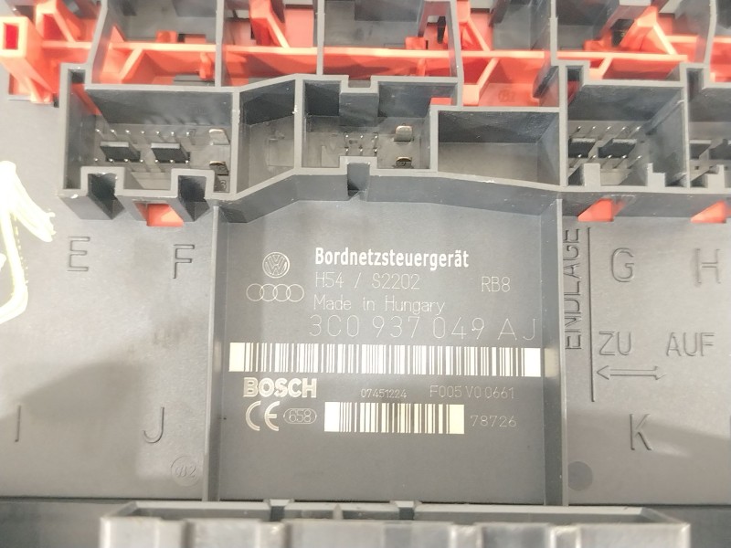 Recambio de caja reles / fusibles para volkswagen golf v (1k1) 1.9 tdi referencia OEM IAM 3C0937049AJ F005V00661 