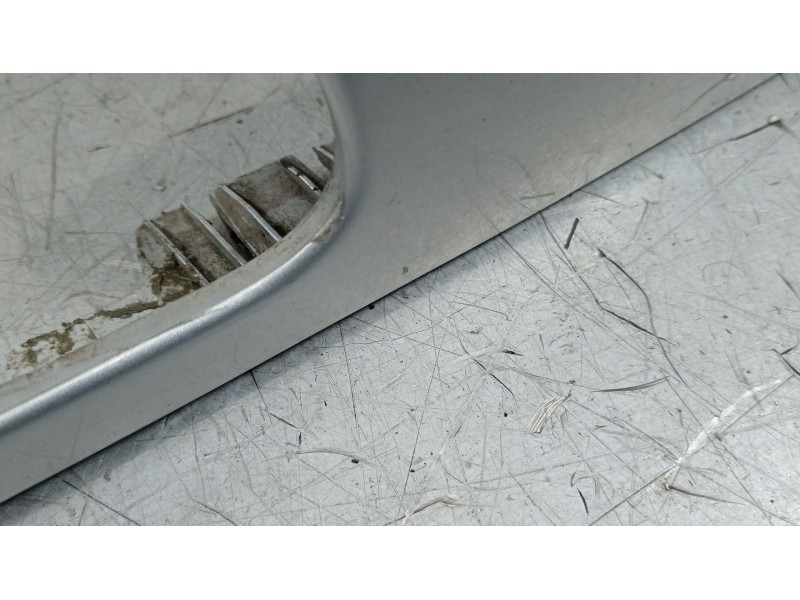 Recambio de rejilla delantera para seat ibiza ii (6k1) 1.9 d referencia OEM IAM 6K0854643 6K0853601D 