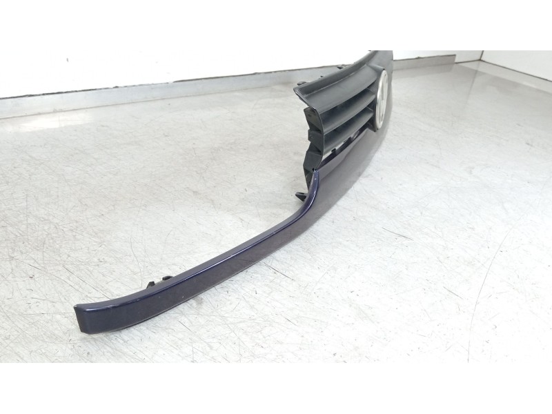 Recambio de rejilla delantera para volkswagen golf iii (1h1) 1.9 d referencia OEM IAM 1H6853653C 191853601H 