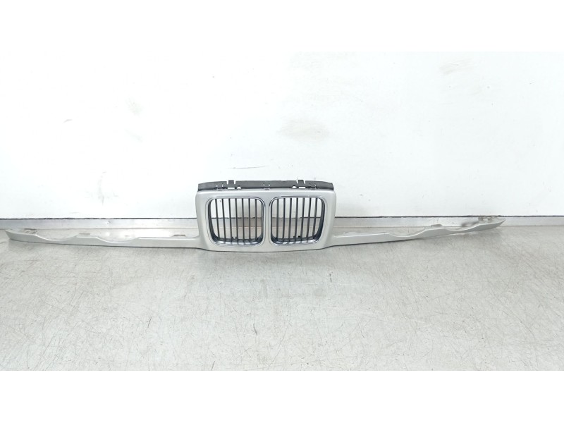 Recambio de rejilla delantera para bmw 5 (e34) 520 i 24v referencia OEM IAM 51131973825  