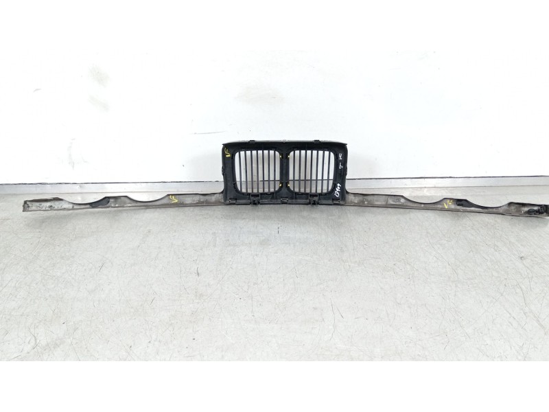 Recambio de rejilla delantera para bmw 5 (e34) 520 i 24v referencia OEM IAM 51131973825  