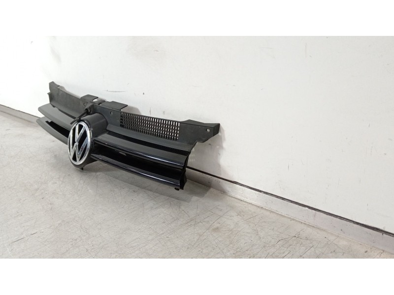 Recambio de rejilla delantera para volkswagen golf iv (1j1) 1.9 tdi referencia OEM IAM 1J0853655G 1J0853651H 1J0853653C