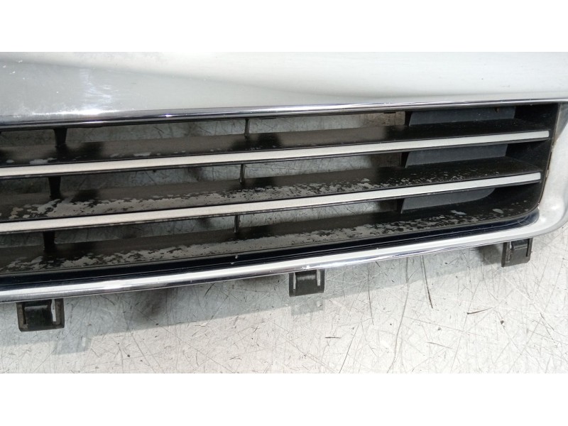 Recambio de rejilla delantera para opel astra h (a04) 1.4 (l48) referencia OEM IAM 13225780 461088395 13225775