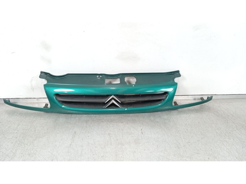 Recambio de rejilla delantera para citroën saxo (s0, s1) 1.5 d referencia OEM IAM 7804H2 7804H3 
