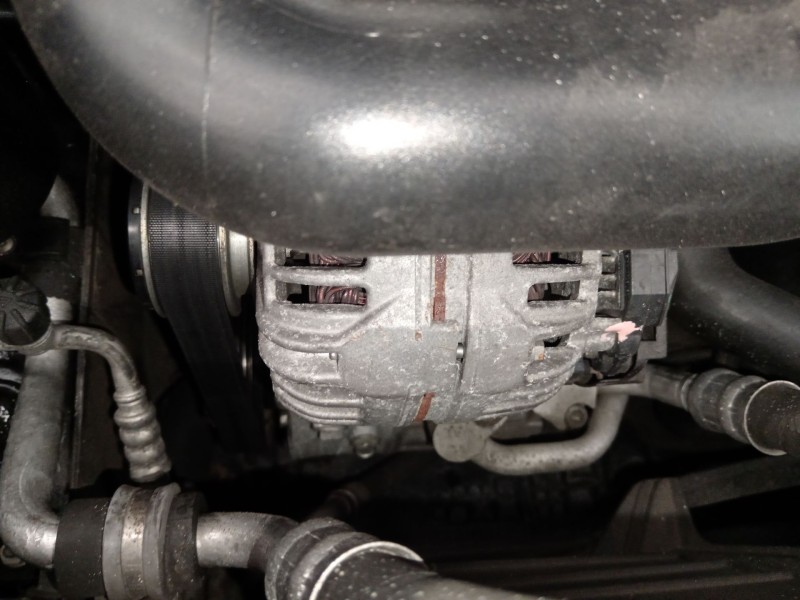 Recambio de alternador para seat leon (1p1) 1.9 tdi referencia OEM IAM 06F903023F 0124525091 