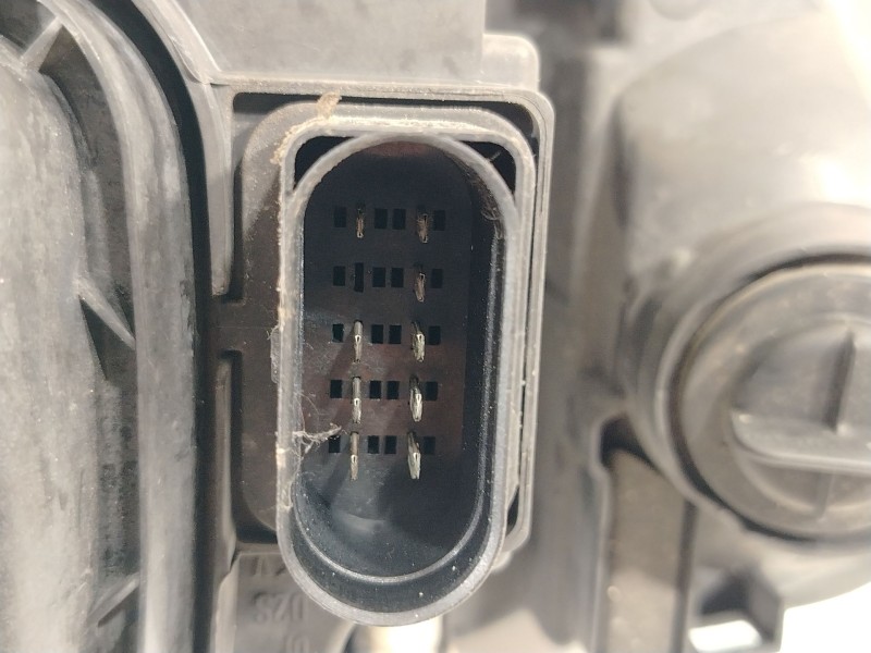 Recambio de faro izquierdo para audi a3 sportback (8pa) 2.0 tdi 16v referencia OEM IAM 8P0941003K 0301206201 