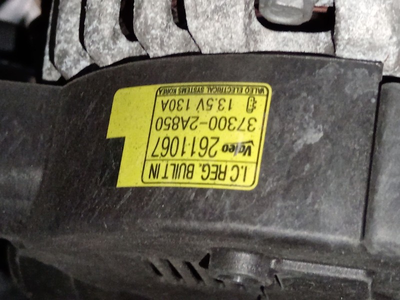 Recambio de alternador para kia cee´d (jd) 1.6 crdi 110 referencia OEM IAM 373002A850  2611067