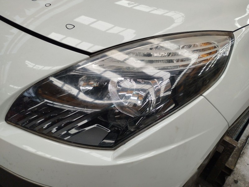 Recambio de faro izquierdo para renault scénic iii (jz0/1_) 1.5 dci referencia OEM IAM 260606760R  