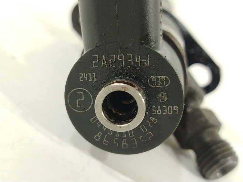 Recambio de inyector para volvo xc90 i (275) d5 awd referencia OEM IAM 8658352 0445110078 