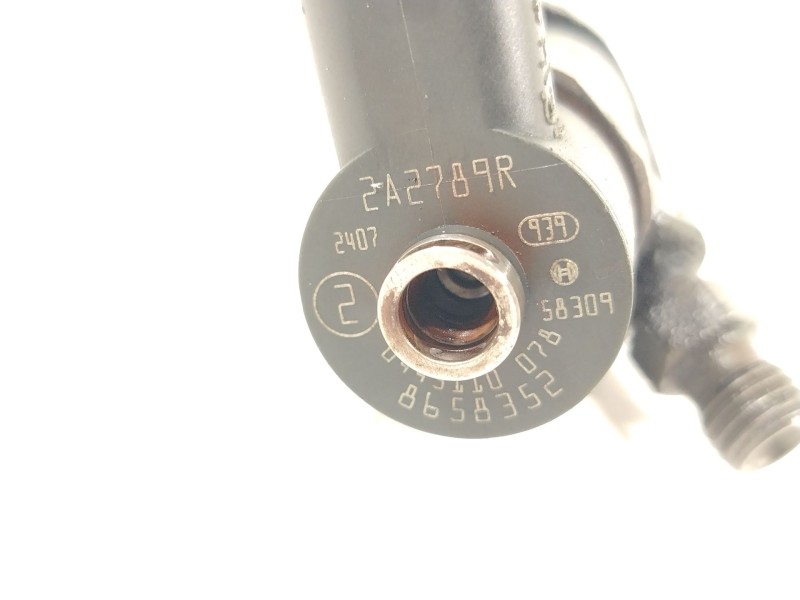 Recambio de inyector para volvo xc90 i (275) d5 awd referencia OEM IAM 8658352 0445110078 