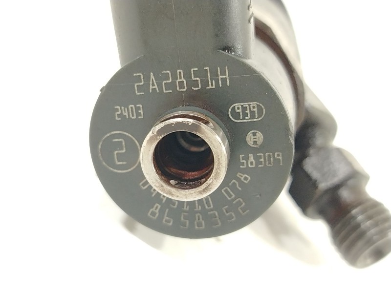 Recambio de inyector para volvo xc90 i (275) d5 awd referencia OEM IAM 8658352 0445110078 