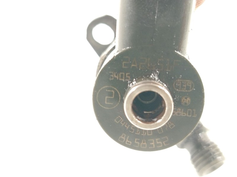 Recambio de inyector para volvo xc70 i cross country (295) d5 xc awd referencia OEM IAM 8658352 0445110078 