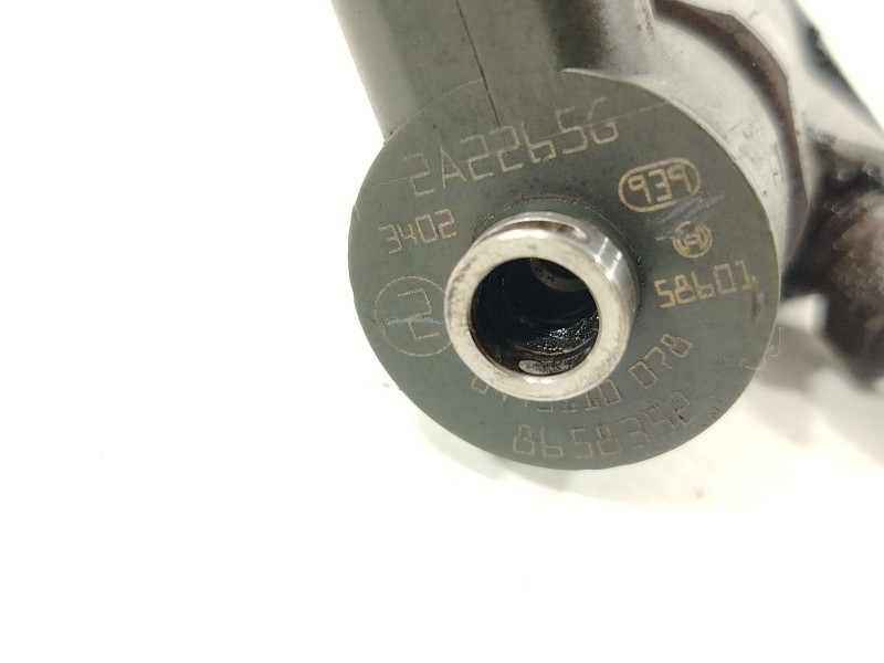 Recambio de inyector para volvo xc70 i cross country (295) d5 xc awd referencia OEM IAM 8658352 0445110078 