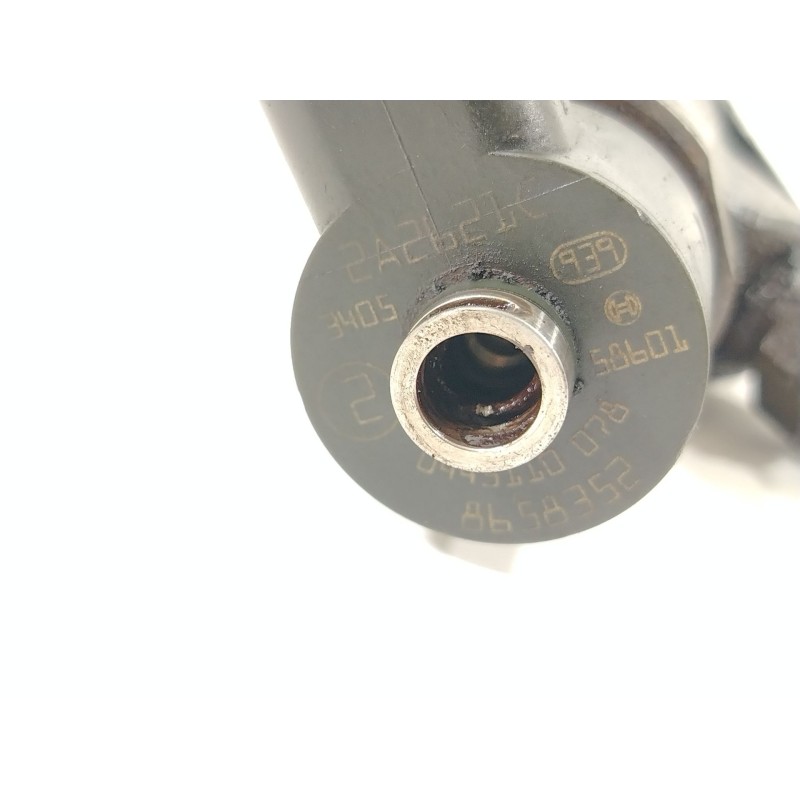 Recambio de inyector para volvo xc70 i cross country (295) d5 xc awd referencia OEM IAM 8658352 0445110078 