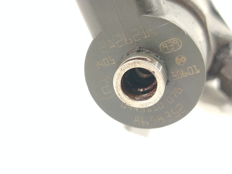 Recambio de inyector para volvo xc70 i cross country (295) d5 xc awd referencia OEM IAM 8658352 0445110078 