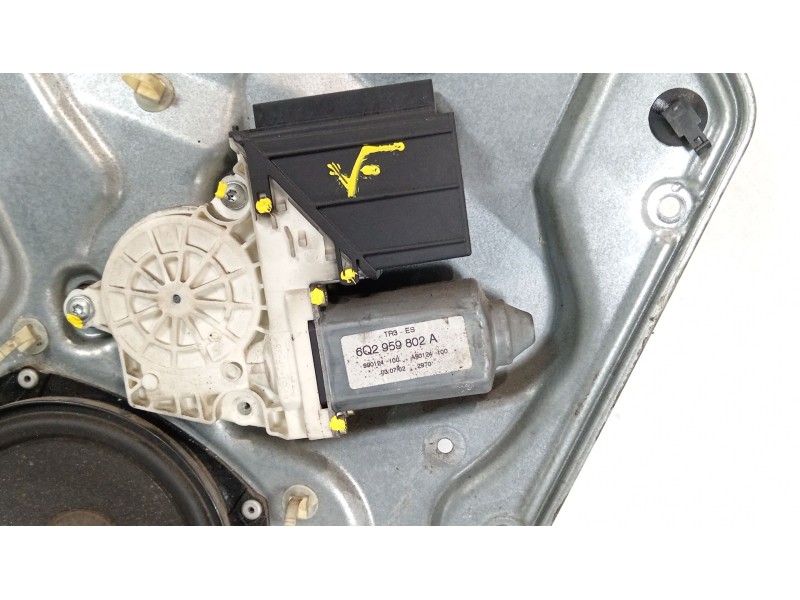 Recambio de elevalunas delantero izquierdo para seat ibiza iii (6l1) 1.9 tdi referencia OEM IAM 6L4837751R 6Q2959802A 6L4837755J