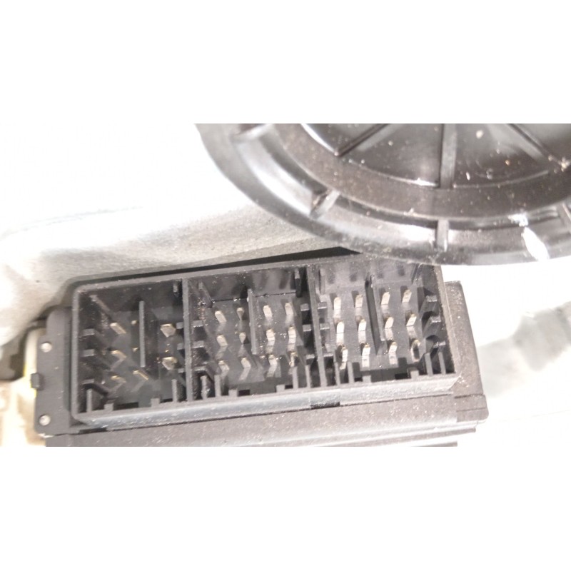 Recambio de elevalunas delantero izquierdo para seat ibiza iii (6l1) 1.9 tdi referencia OEM IAM 6L4837751R 6Q2959802A 6L4837755J