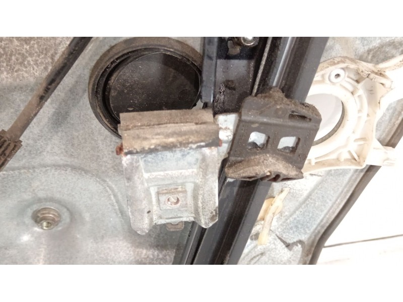 Recambio de elevalunas delantero izquierdo para seat ibiza iii (6l1) 1.9 tdi referencia OEM IAM 6L4837751R 6Q2959802A 6L4837755J