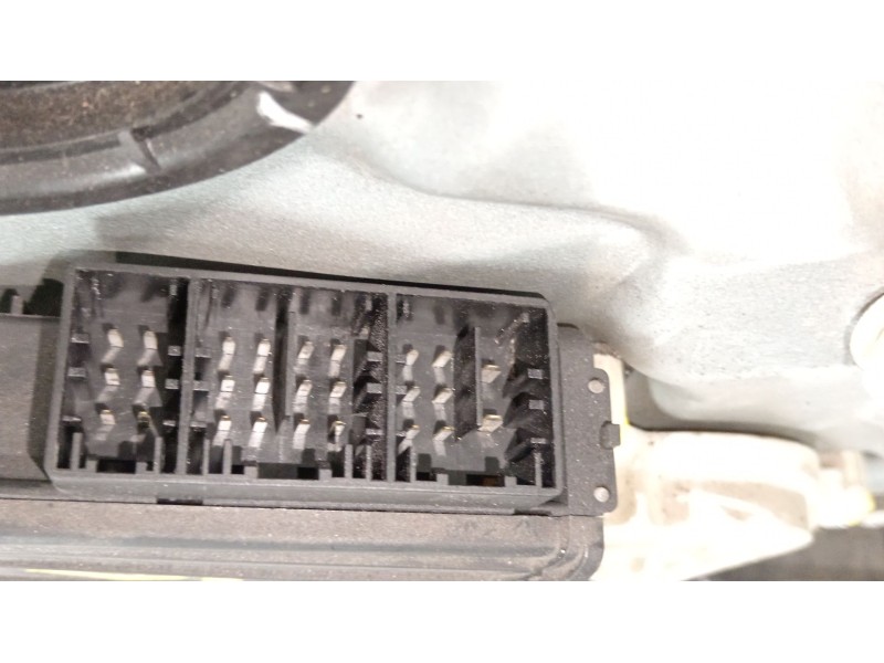 Recambio de elevalunas delantero derecho para seat ibiza iii (6l1) 1.9 tdi referencia OEM IAM 6L4837752AQ 6Q2959801A 6L4837756H