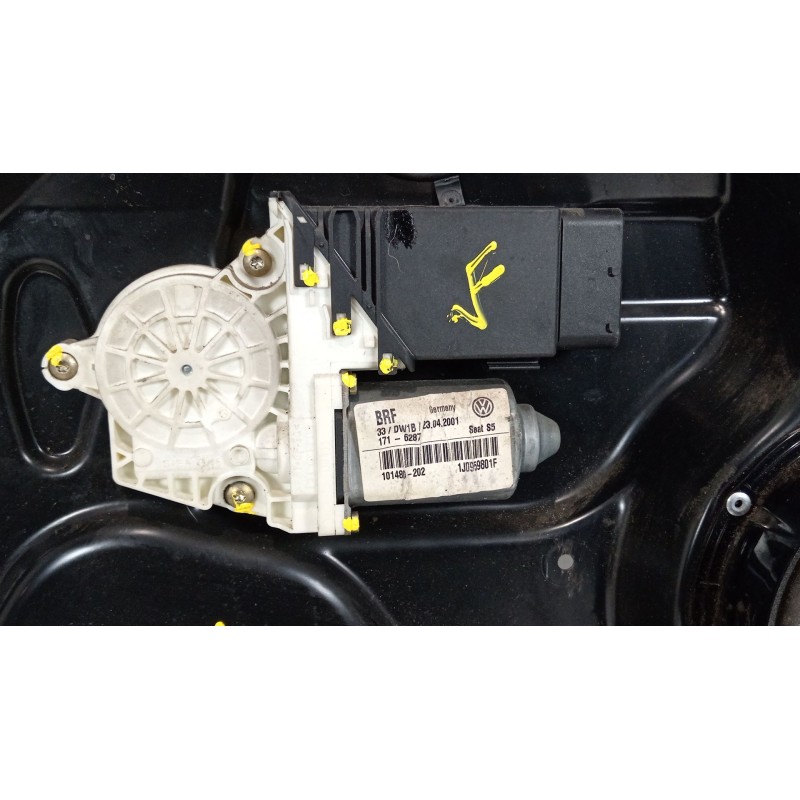 Recambio de elevalunas delantero izquierdo para seat leon (1m1) 1.6 16 v referencia OEM IAM 1M1970542 1J0959801F 1M0837755