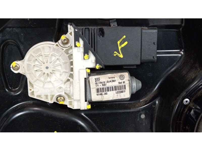 Recambio de elevalunas delantero izquierdo para seat leon (1m1) 1.6 16 v referencia OEM IAM 1M1970542 1J0959801F 1M0837755