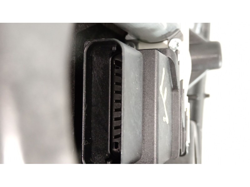 Recambio de elevalunas trasero derecho para volkswagen golf vi (5k1) 1.4 tsi referencia OEM IAM 5K4839462A 5K4839730H 1K0959704A